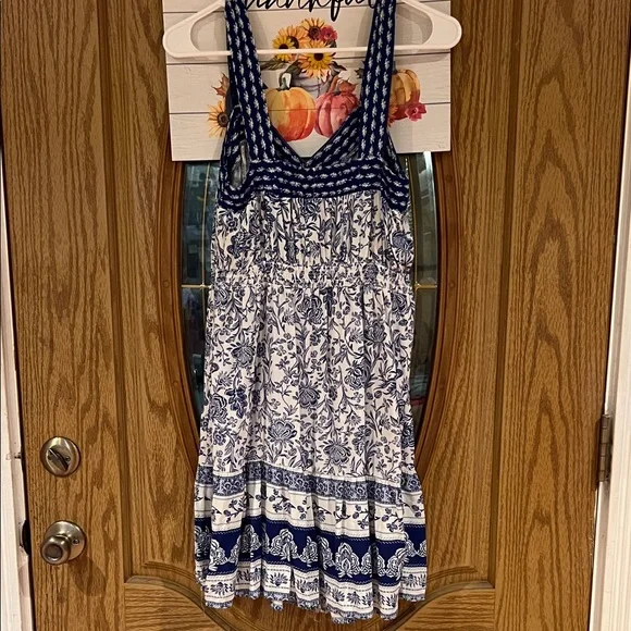 Knox Rose Blue and White Floral Dress - Picture 3 of 4